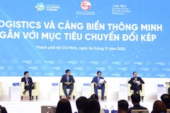 Phiên thảo luận với chủ đề logistics và cảng biển thông minh gắn với mục tiêu chuyển đổi kép. (Ảnh: Hứa Chung/TTXVN)