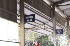 Khu vực kiểm định khí thải tại Trung tâm đăng kiểm xe cơ giới 29-01S trên đường Phạm Văn Đồng. (Ảnh: Nguyễn Thắng/TTXVN)