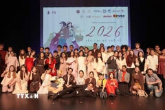 Sự kiện Tết cộng đồng với chủ đề “Đi để trở về” thu hút đông đảo sinh viên Việt Nam đang học tập và sinh sống tại Rennes, cộng đồng kiều bào, cùng nhiều khách mời và bạn bè quốc tế tham dự. (Ảnh: TTXVN phát)