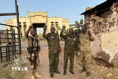 Quân đội Sudan (SAF) giành quyền kiểm soát Phủ Tổng thống ở thủ đô Khartoum ngày 21/3/2025. (Ảnh: THX/TTXVN)