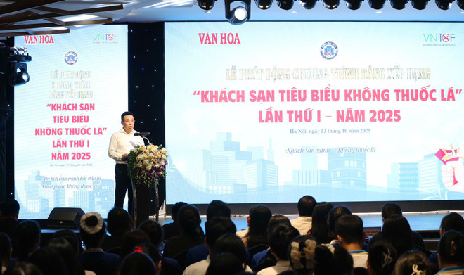 Mục tiêu của chương trình nhằm tìm kiếm, lựa chọn và vinh danh những khách sạn tiêu biểu đã nỗ lực xây dựng môi trường không khói thuốc. (Ảnh: PV/Vietnam+) ong-vhoa.jpg