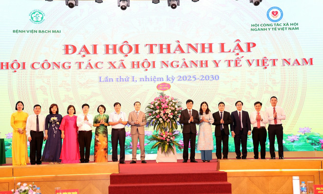 សមាជលើកទីមួយដើម្បីបង្កើតសមាគមន៍កម្មករសង្គមវៀតណាមក្នុងវិស័យសុខាភិបាលសម្រាប់អាណត្តិ 2025-2030 បានប្រព្រឹត្តទៅដោយជោគជ័យ។ (រូបថត៖ PV/Vietnam+) dai-hoi.jpg