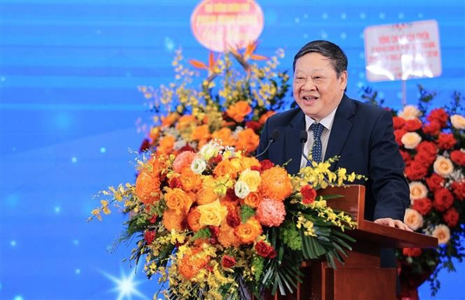 Phó giáo sư Nguyễn Viết Tiến, Phó Chủ tịch Tổng hội Y học Việt Nam, nguyên Thứ trưởng Bộ Y tế phát biểu tại buổi lễ. (Ảnh: Lê Đông/TTXVN) vna-potal-le-ky-niem-70-nam-tong-hoi-y-hoc-viet-nam-8198133.jpg