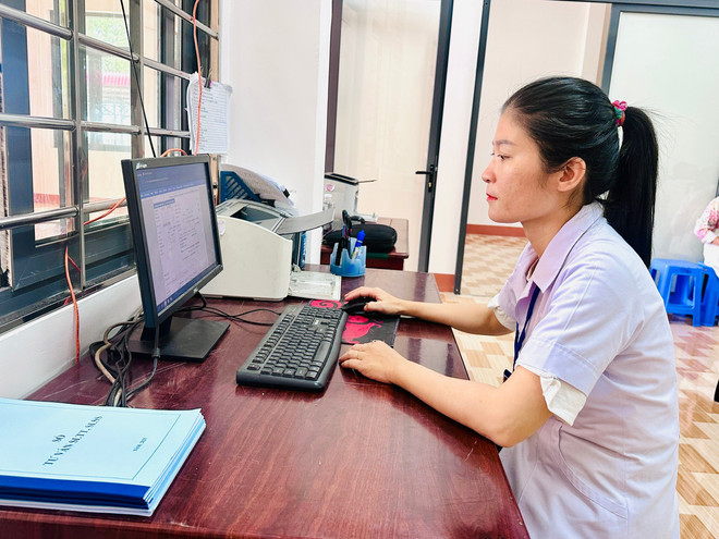 វេជ្ជបណ្ឌិត Nguyen Thi Loan - អនុប្រធានស្ថានីយ៍សុខាភិបាលឃុំ Thuan Loi ខេត្ត Dong Nai។ (រូបថត៖ T.G/Vietnam+) y-te.jpg
