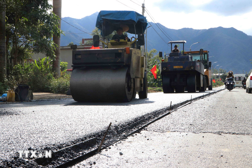 Dự án nâng cấp, sửa chữa Quốc lộ 32 qua đoạn Lai Châu có tổng giá trị xây lắp gần 49,6 tỷ đồng. (Ảnh: Nguyễn Oanh/TTXVN)