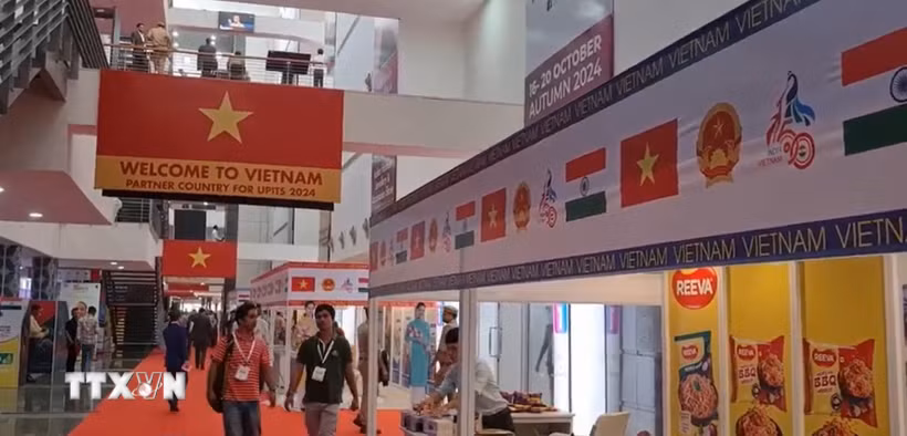 Gian hàng Việt Nam tại Triển lãm Thương mại Quốc tế Uttar Pradesh 2024. (Ảnh: TTXVN phát)
