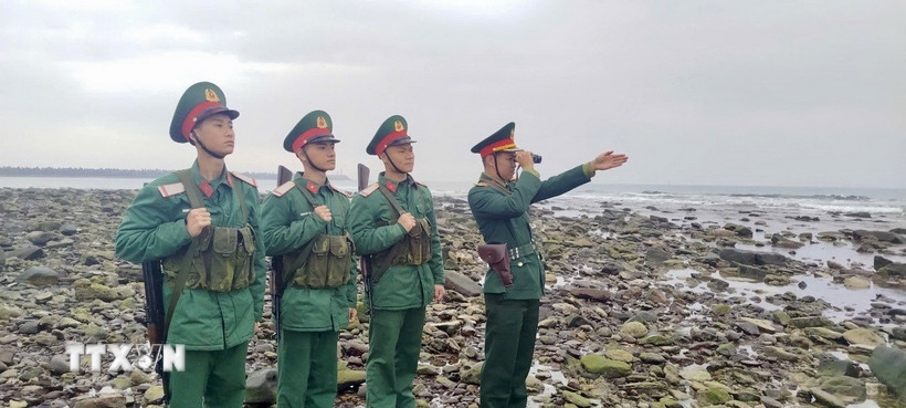 Cán bộ, chiến sỹ Tiểu đoàn Phòng thủ đảo Bạch Long Vĩ canh giữ biển trời cho đất nước vào Xuân. (Ảnh: TTXVN phát)