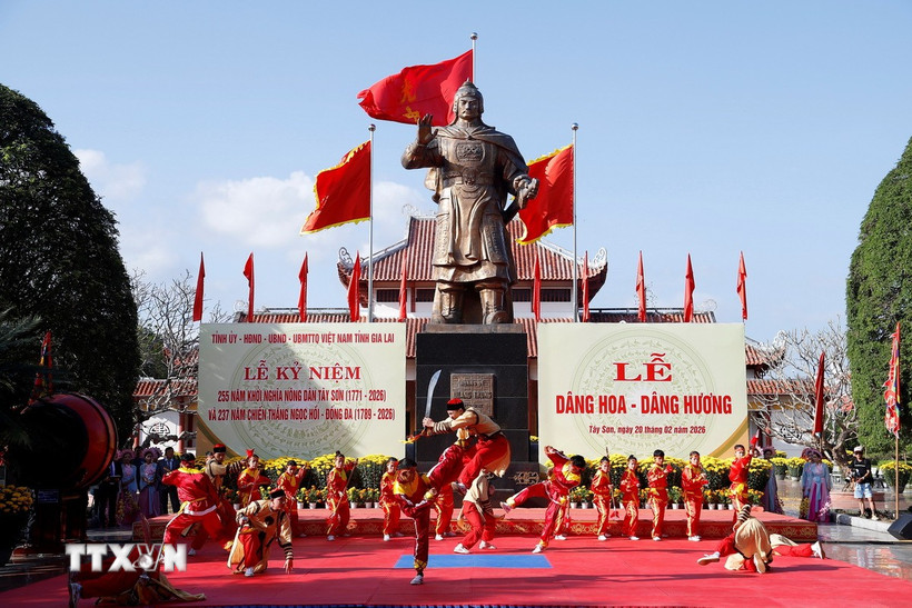 Biểu diễn văn nghệ tại lễ kỷ niệm. (Ảnh: TTXVN phát)