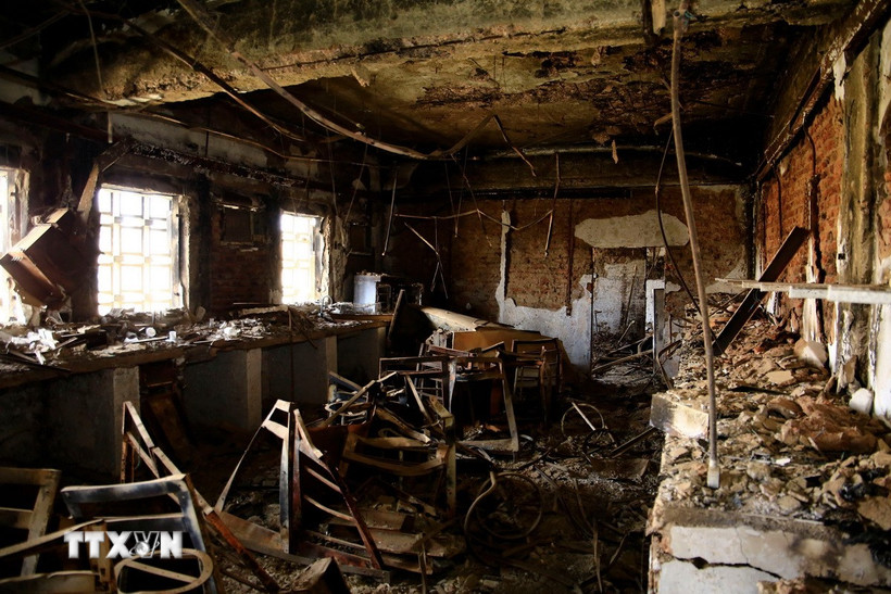 Bệnh viện bị phá hủy do xung đột tại Khartoum, Sudan. (Ảnh: THX/TTXVN)