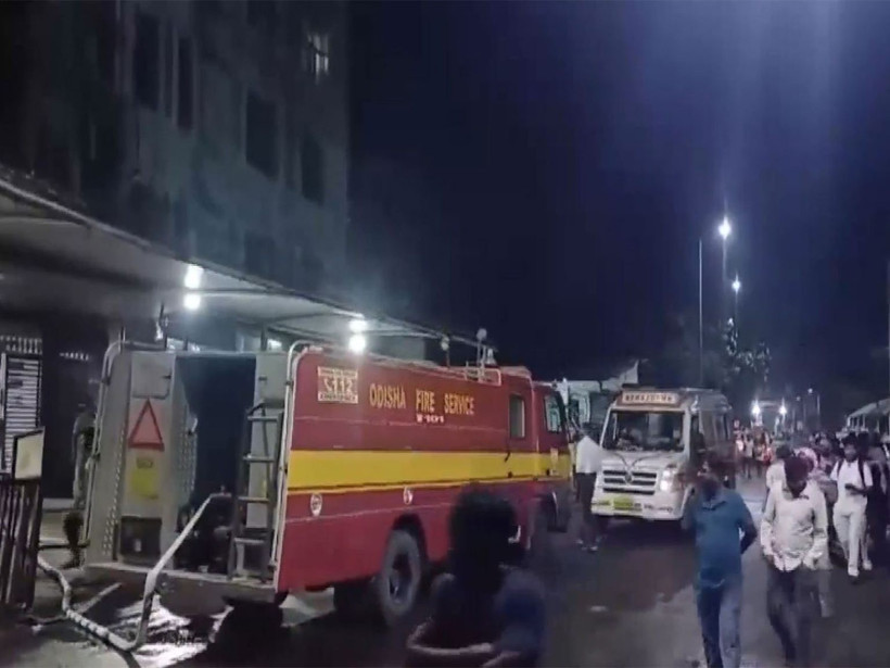 Lực lượng cứu hỏa tại hiện trường vụ cháy. (Nguồn: News Press)