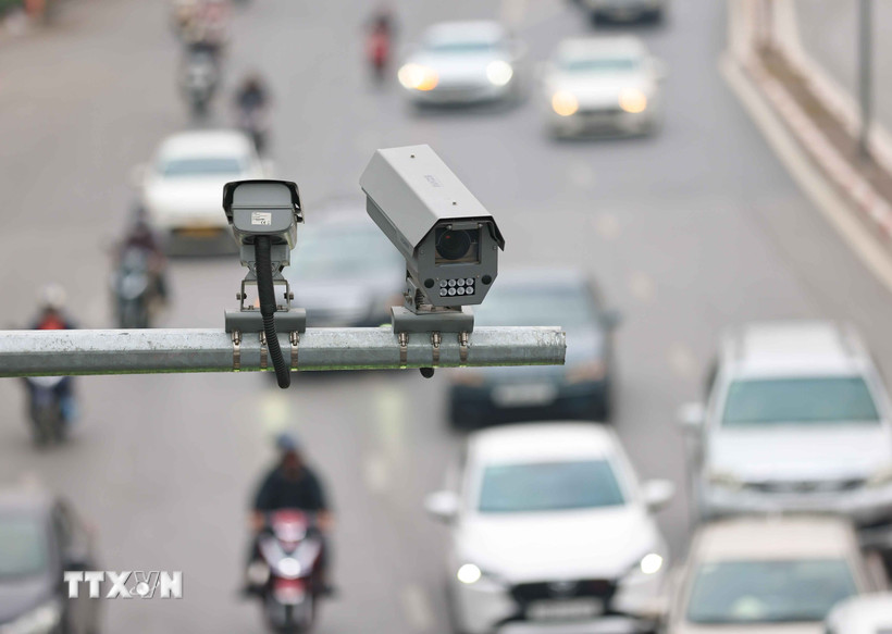 Hệ thống camera giám sát lắp đặt trên khắp tuyến phố. (Ảnh: Thanh Tùng/TTXVN)