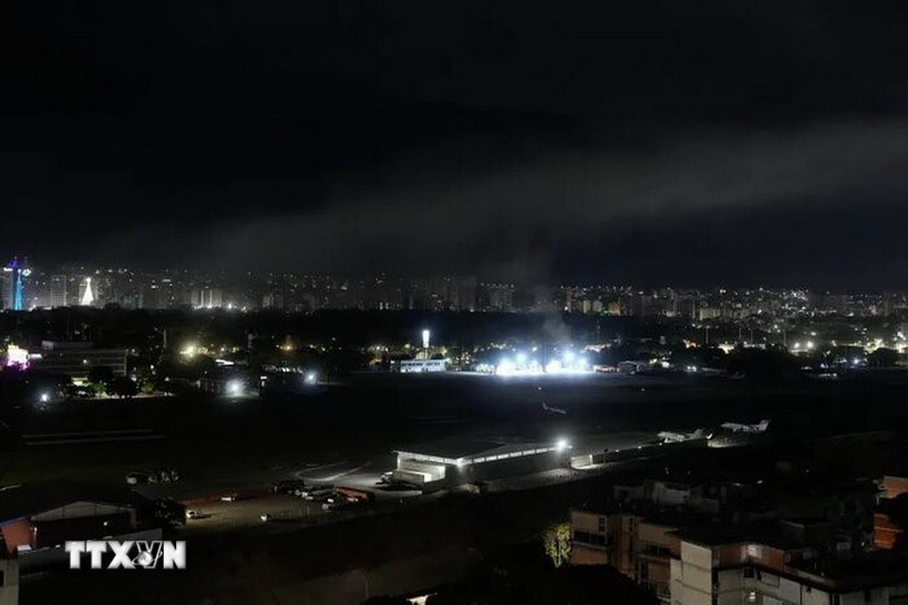 Nhiều tiếng nổ lớn đã vang lên ở thủ đô Caracas của Venezuela, đồng thời điện đã bị ngắt tại một căn cứ quân sự lớn. (Ảnh: IRNA/TTXVN)