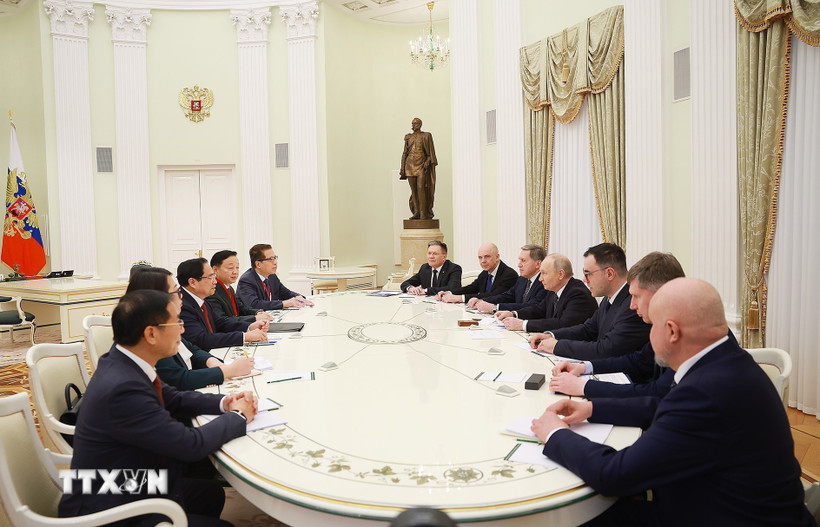 Thủ tướng Phạm Minh Chính hội kiến Tổng thống Nga Vladimir Putin. (Ảnh: Dương Giang/TTXVN)