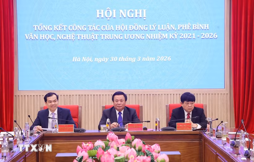 Giáo sư-Tiến sỹ Nguyễn Xuân Thắng, Chủ tịch Hội Lý luận Trung ương chủ trì. (Ảnh: Văn Điệp/TTXVN)