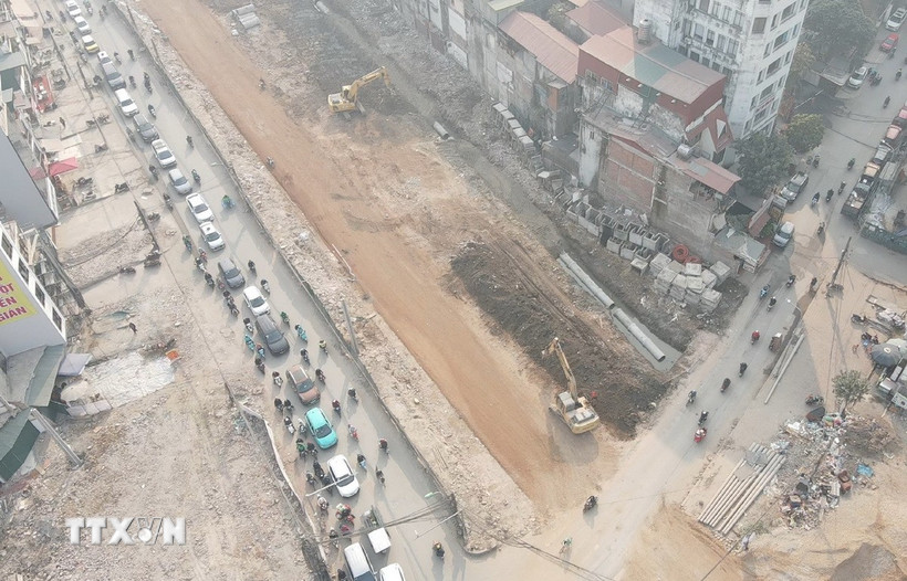 Dự án Vành đai 1 dự kiến hoàn thành vào cuối năm 2026 sẽ góp phần giảm ùn tắc giao thông. (Ảnh: Nguyễn Thắng/TTXVN)