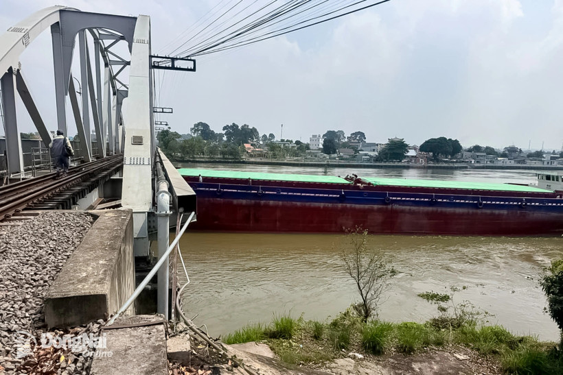 Vị trí vụ tai nạn tại cầu Ghềnh. (Nguồn: Báo Đồng Nai)