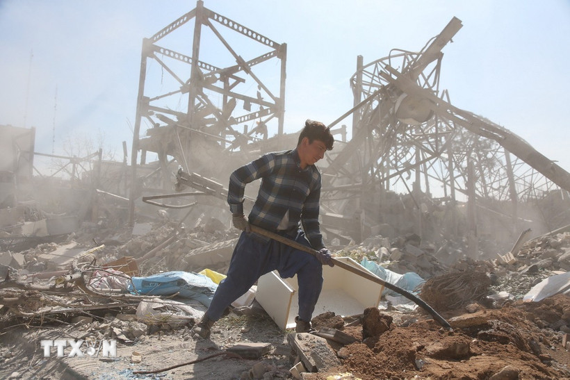 Thiệt hại sau các cuộc không kích của Mỹ và Israel tại Tehran, Iran. (Ảnh: THX/TTXVN)