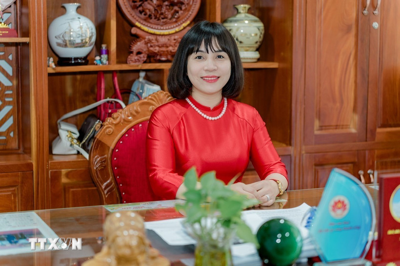 Bà Nguyễn Thị Bích Ly, Phó trưởng Ban Tuyên giáo và Dân vận tỉnh Gia Lai, chia sẻ luôn tin tưởng vào những văn kiện, quyết sách của Đại hội sẽ giúp cho Việt Nam ngày càng phát triển. (Ảnh: Sỹ Thắng/TTXVN)