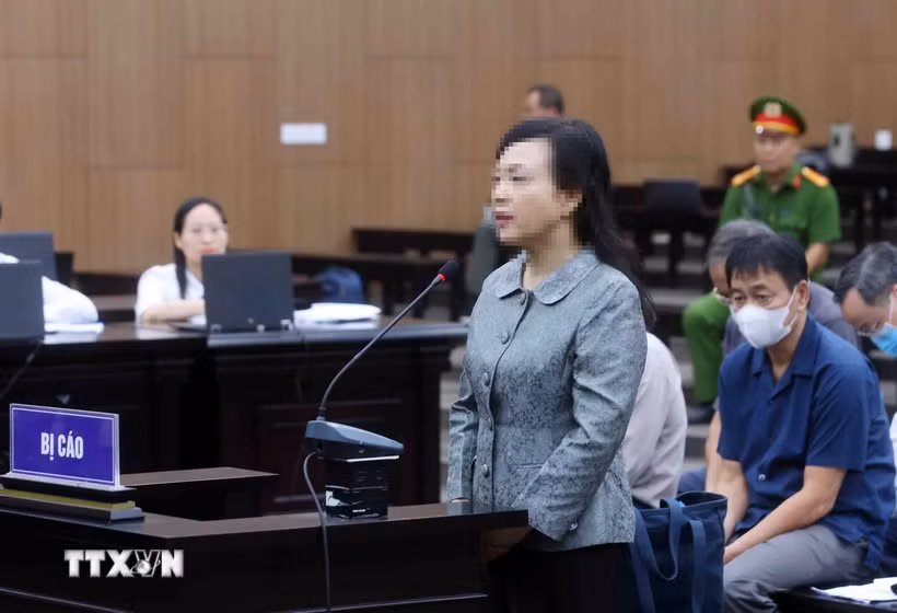 Bị cáo Nguyễn Thị Kim Tiến, cựu Bộ trưởng Bộ Y tế khai báo trước tòa. (Ảnh: Phạm Kiên/TTXVN)