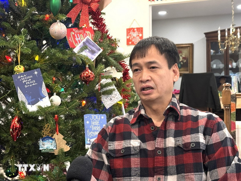 Luật sư Đặng Chiến Thắng trả lời phỏng vấn phóng viên TTXVN. (Ảnh: Đoàn Hùng/TTXVN)