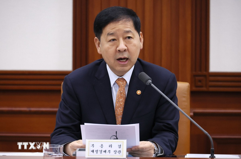 Bộ trưởng Tài chính Hàn Quốc Koo Yun Cheol phát biểu tại thủ đô Seoul. (Ảnh: Yonhap/TTXVN)