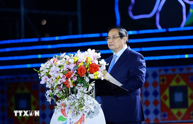 Thủ tướng Phạm Minh Chính phát biểu tại lễ khai mạc Lễ hội Hoa Ban năm 2026. (Ảnh: Dương Giang/TTXVN)