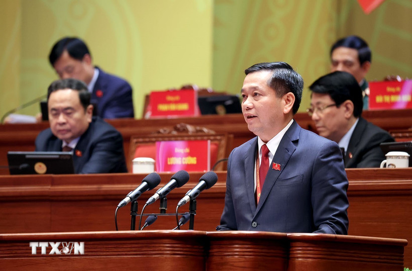 Đồng chí Nguyễn Long Hải, Ủy viên dự khuyết Ban chấp hành Trung ương Đảng, Phó Bí thư Thường trực Đảng ủy các cơ quan Đảng Trung ương, trình bày tham luận “Nâng tầm công tác tham mưu chiến lược; xây dựng Đảng bộ các cơ quan Trung ương trong sạch, vững mạnh, tiêu biểu.” (Ảnh: TTXVN)