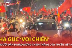 Người dân Thủ đô 'đi bão' ăn mừng chiến thắng của đội tuyển Việt Nam