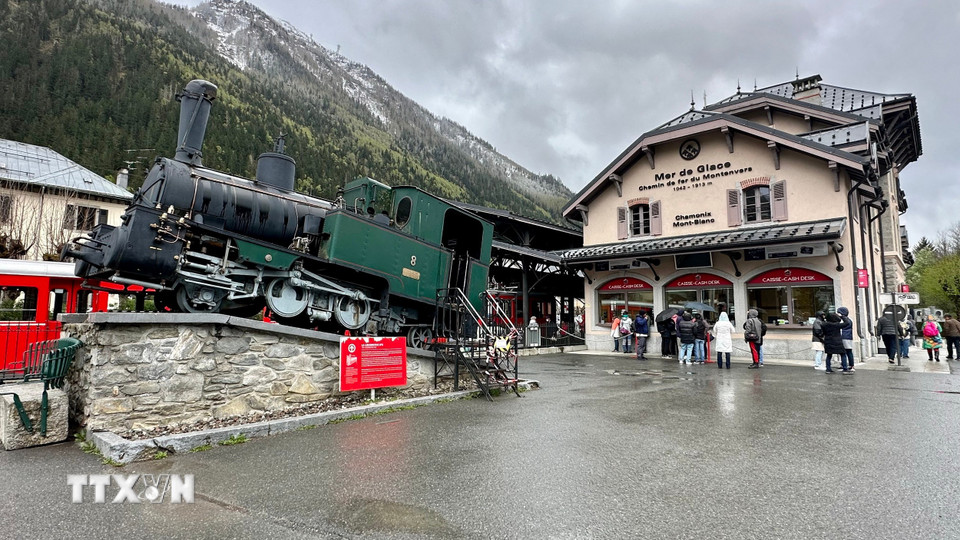 Toàn cảnh nhà ga tàu leo núi ở thị trấn Chamonix. (Ảnh: Nguyễn Thu Hà/TTXVN)