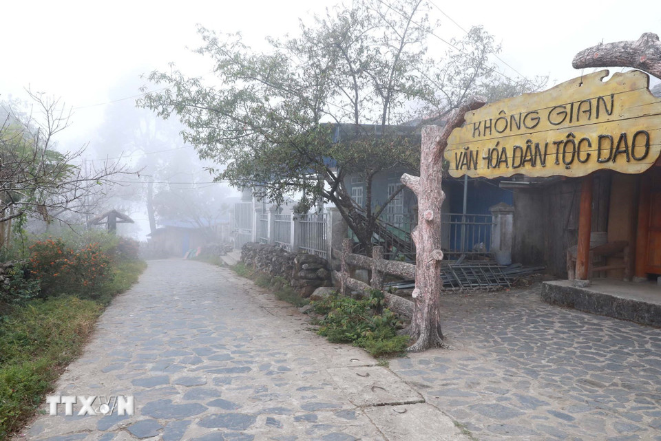 Trước sự phát triển của xã hội nhưng Bản Sì Thâu Chải vẫn giữ được nguyên nét hoang sơ gần gũi với thiên nhiên. (Ảnh: Quý Trung/TTXVN)