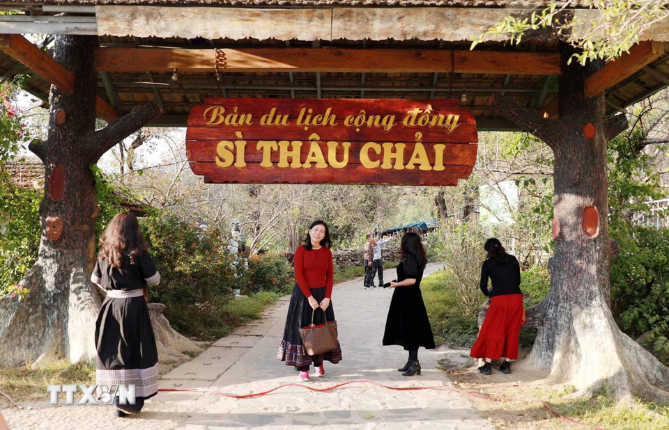 Những năm gần đây, Sì Thâu Chải là điểm thu hút đông đảo du khách trong và ngoài nước đến tham quan. (Ảnh: Quý Trung/TTXVN)