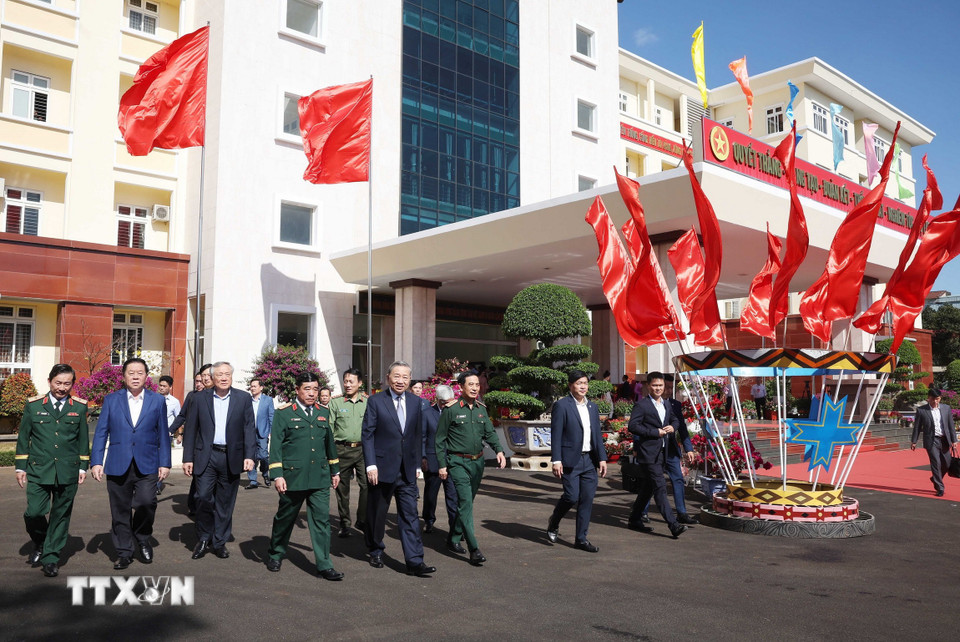 Tổng Bí thư Tô Lâm đến thăm và làm việc tại Quân đoàn 34, Bộ Quốc phòng. (Ảnh: Thống Nhất/TTXVN)