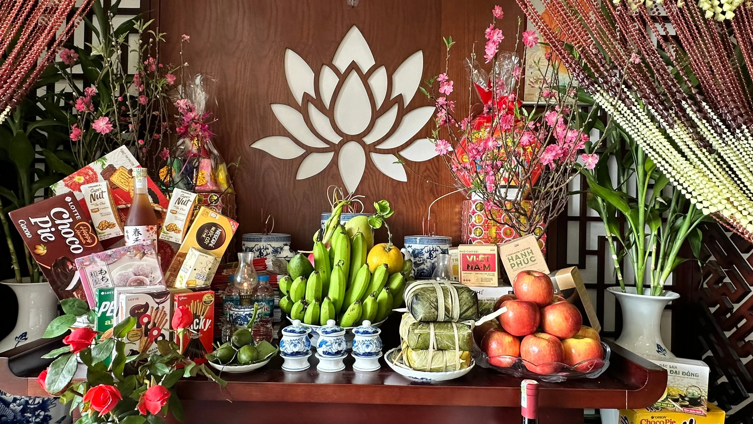 Thờ Cúng Tổ Tiên Ngày Tết: Nét Đẹp Văn Hóa Truyền Thống Qua Bao Thế Hệ