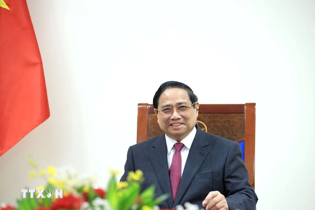 Thủ tướng Phạm Minh Chính điện đàm với Thủ tướng Singapore Lawrence Wong
