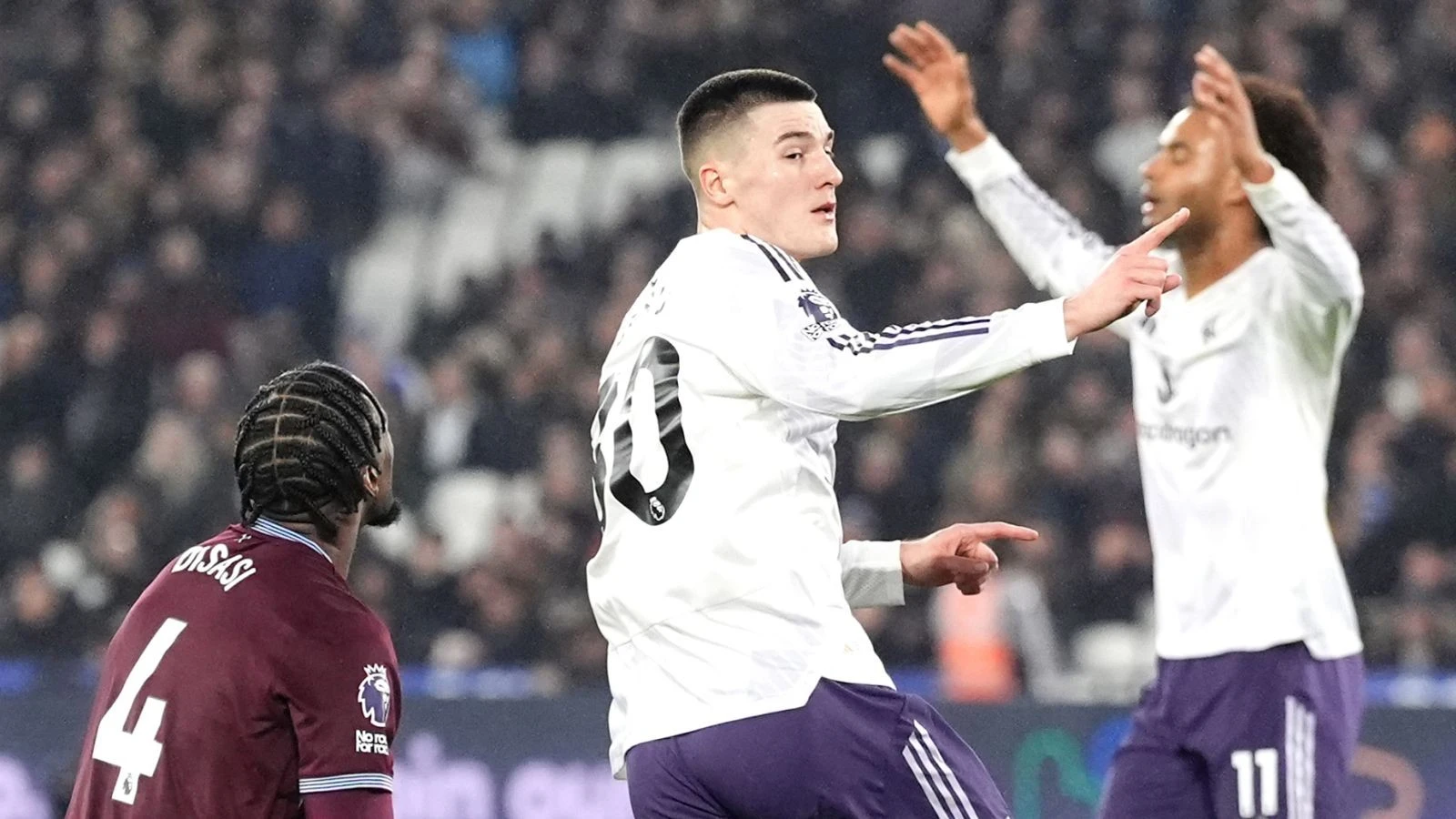 MU Thoát Thua Phút Bù Giờ, Chelsea Tiếc Nuối Trận Đấu Nghẹt Thở