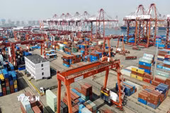Cảng hàng hóa Thanh Đảo, tỉnh Sơn Đông (Trung Quốc). (Ảnh: THX/TTXVN)