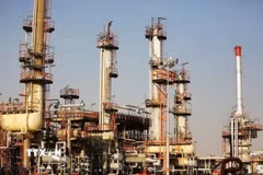Một nhà máy lọc dầu của Iran. (Ảnh: IRNA/TTXVN)