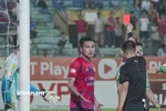 Công an Hà Nội nhận 2 thẻ đỏ trong trận đấu với Câu lạc bộ Thành phố Hồ Chí Minh ở vòng 19 V-League. (Ảnh: Việt Anh/Vietnam+)