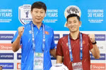 Huấn luyện viên Kim Sang-sik (áo xanh) đặt quyết tâm cùng tuyển Việt Nam thắng trận đầu tiên trên sân Mỹ Đình tại ASEAN Cup 2026. (Ảnh: VFF)