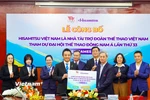 Đại diện Ủy ban Olympic Việt Nam ký hợp đồng với Hisamitsu Việt Nam tài trợ cho Đoàn Thể thao Việt Nam tại SEA Games 33. (Ảnh: Việt Anh/Vietnam+)