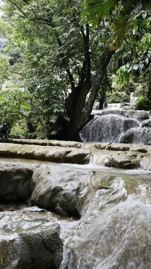 Vẻ đẹp nguyên sơ thác 7 tầng. (Ảnh: Hoàng Nguyên/TTXVN)