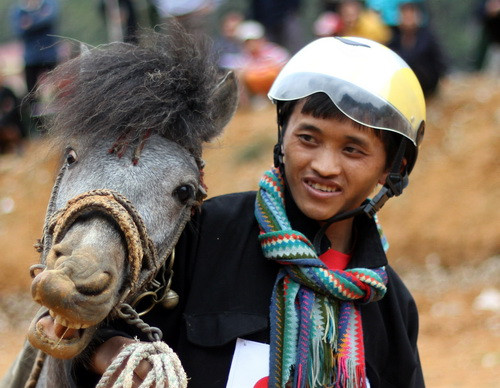 Độc đáo cuộc đua ngựa thồ trên Cao nguyên đá ảnh 1