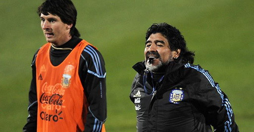 Diego Maradona mơ ước được dẫn dắt Barcelona ảnh 1