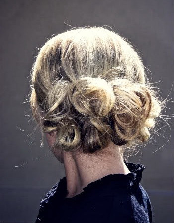 Những kiểu tóc thanh tú cho các cô nàng công sở ảnh 2