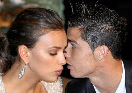 Những cặp đôi "nóng" nhất Hollywood năm 2012 ảnh 7