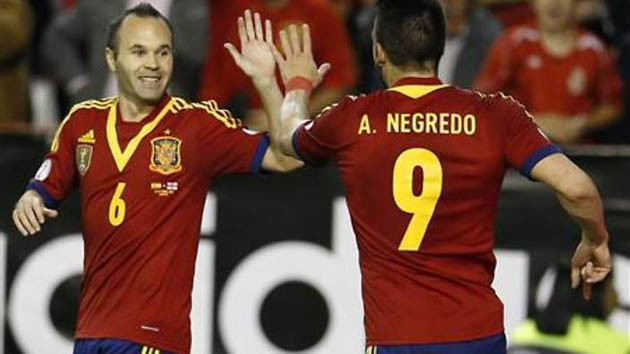 Bosnia làm nên lịch sử, Pháp, Bồ phải đá play-off ảnh 3