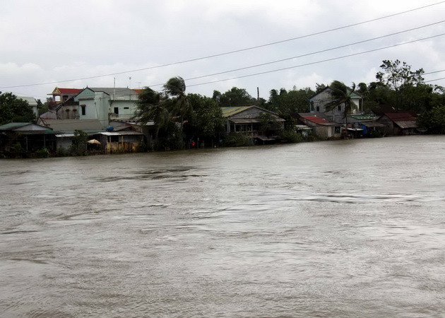 Lũ ở Thừa Thiên-Huế có khả năng vượt báo động 3 ảnh 3 Lũ ở Thừa Thiên-Huế có khả năng vượt báo động 3 ảnh 3