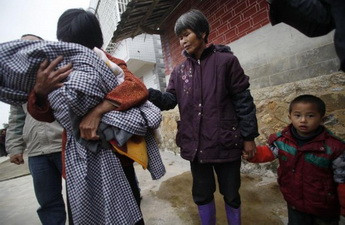 Trung Quốc bắt quan chức dính tới buôn bán trẻ em ảnh 1