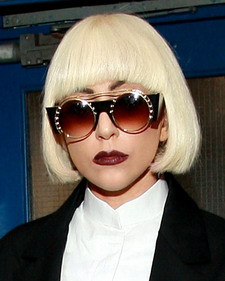 25 kiểu tóc ấn tượng nhất của "dị nữ" Lady Gaga ảnh 21 25 kiểu tóc ấn tượng nhất của "dị nữ" Lady Gaga ảnh 21