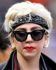 25 kiểu tóc ấn tượng nhất của "dị nữ" Lady Gaga ảnh 19 25 kiểu tóc ấn tượng nhất của "dị nữ" Lady Gaga ảnh 19